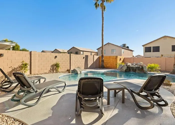Holiday home Sun-drenched Terrace: Chic W Grille Firepit Pool *