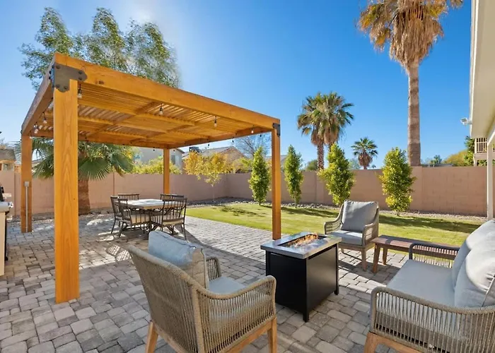 Sun-drenched Terrace: Chic W Grille Firepit Pool Holiday home
